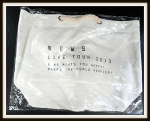 NEWS LIVE TOUR 2013 MAKES YOU HAPPY! MAKES THE WORLD HAPPIER! バッグ1