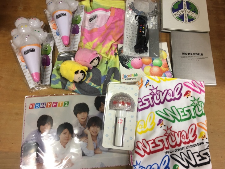 Kis-My-Ft2、ジャニーズWESTのタオル、キスマイベア、Tシャツ、DVD等の ...